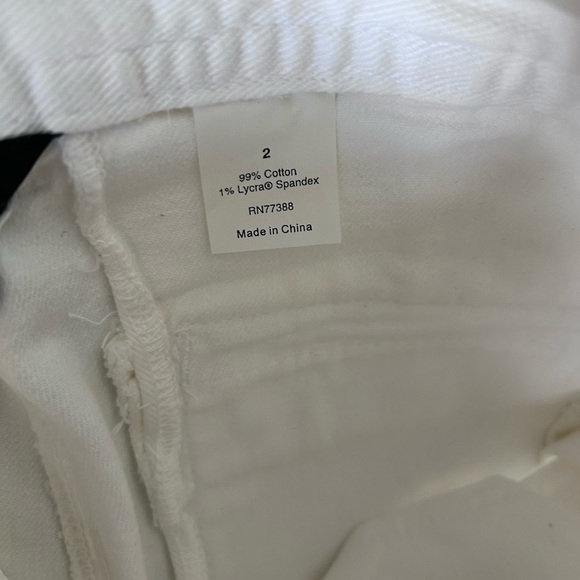 NWT White Cotton Wide-Leg Jeans with w/ 2 small pockets in front of - Picture 5 of 10